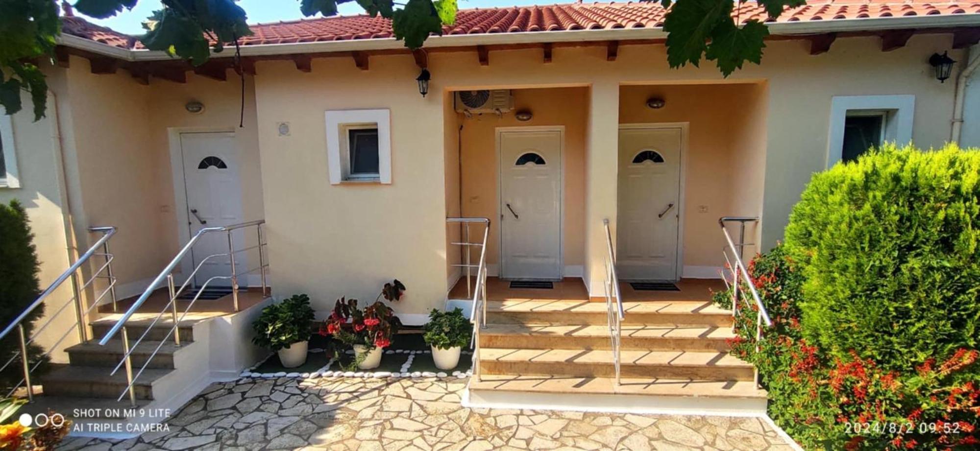 Vasil Rooms Lukovë Exteriör bild